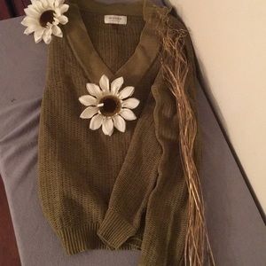 Olive Green hooded sweater size M